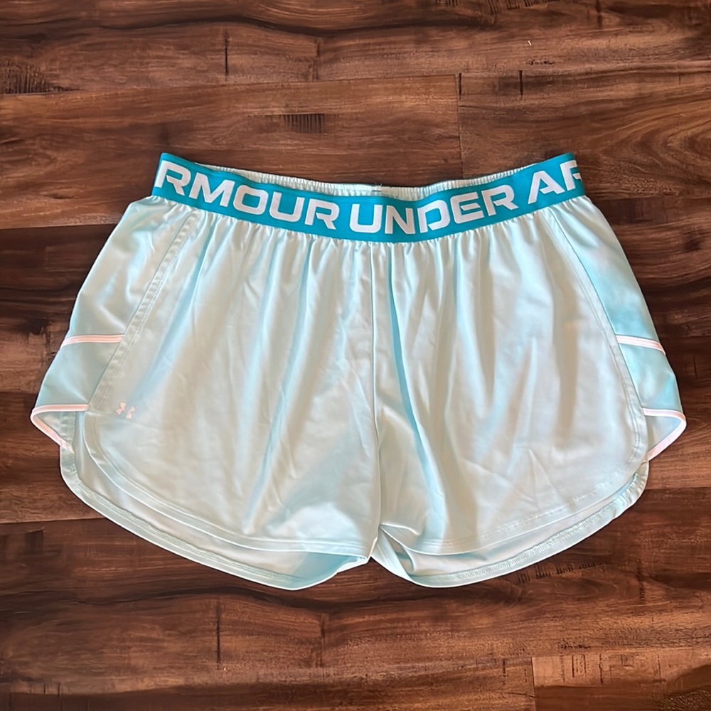 NWOT Women’s Under Armour Athletic Shorts. Size 2x. Light blue 3.5 inseam